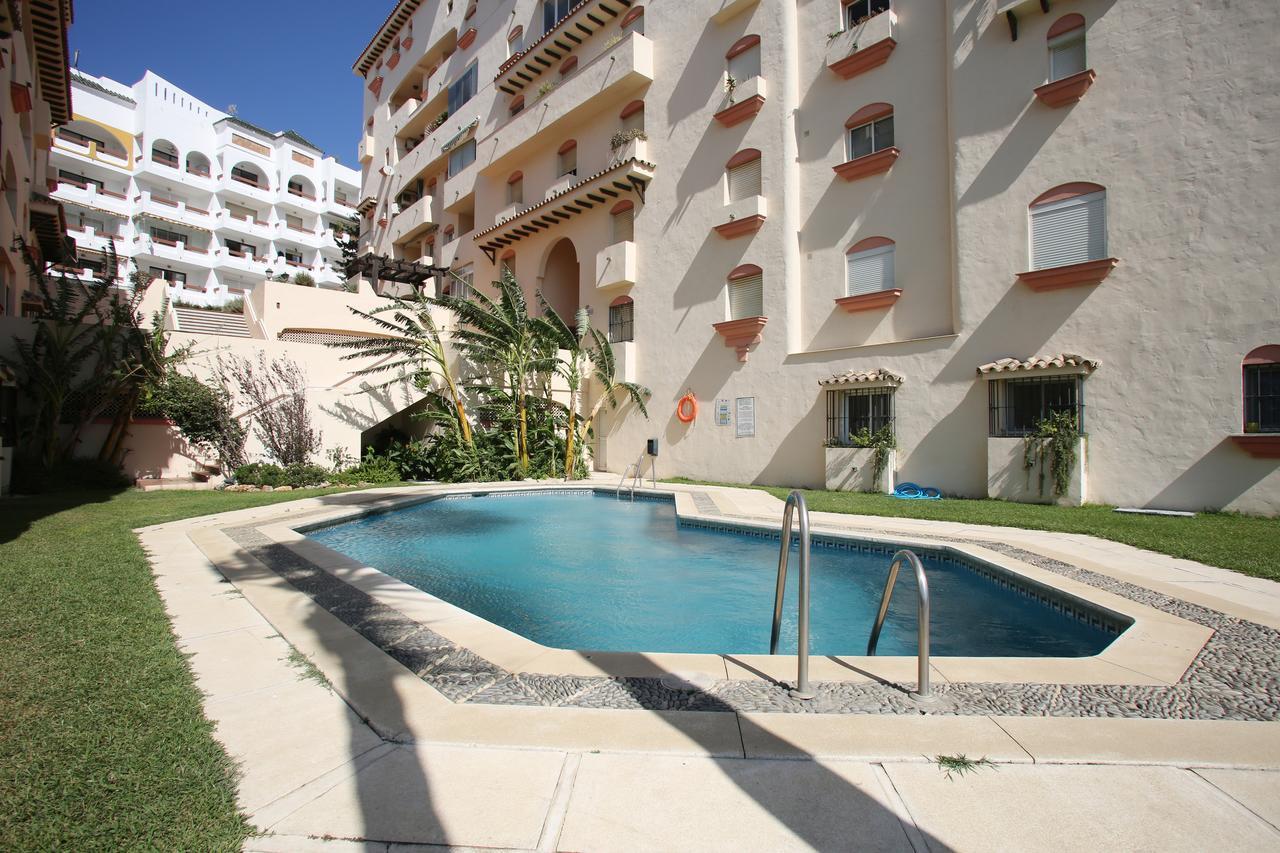 Marina Bay Playa Del Cristo Lägenhet Estepona Exteriör bild